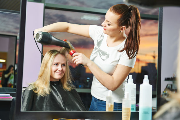 Нема зебње кад је коса чиста: Може ли фен за косу да убрза ширење вируса и бактерија у фризерским салонима